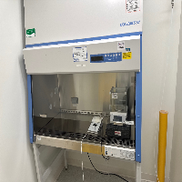 Thermo 1300 Series A2 4' BioSafety Cabinet image 0